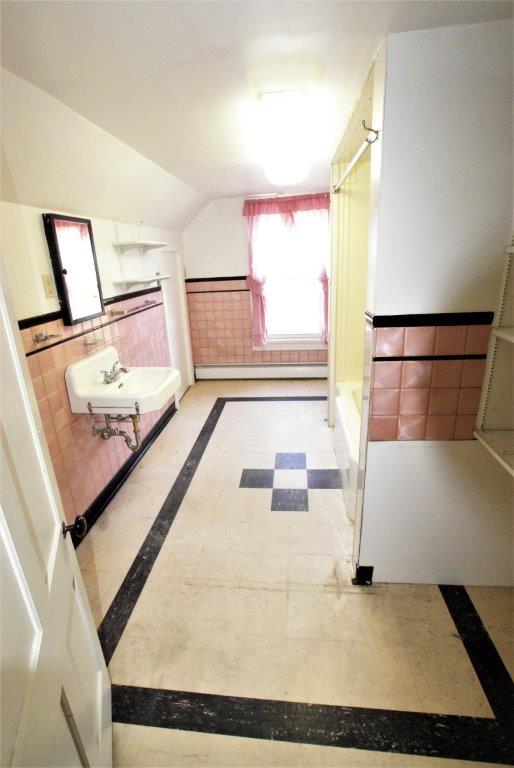 Four Bedroom Home-Upstairs Bathroom